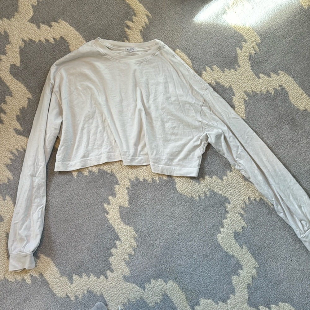 Garage Loose Fit White Long Sleeve cropped